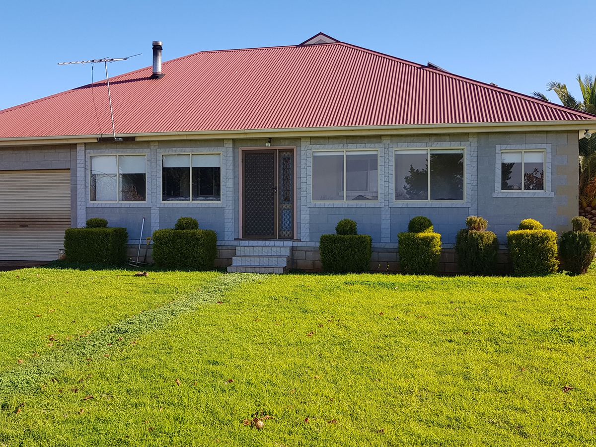 50 School Road, Corop