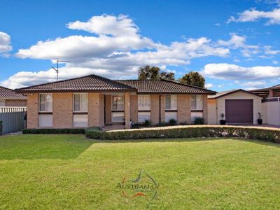 4 Coowarra Drive, St Clair