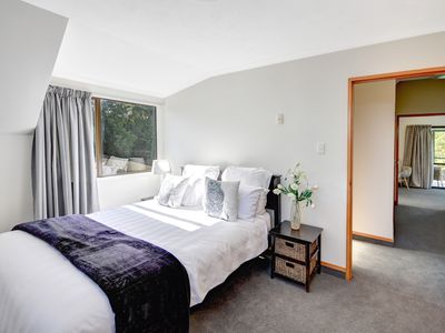 1106 Brighton Road, Brighton