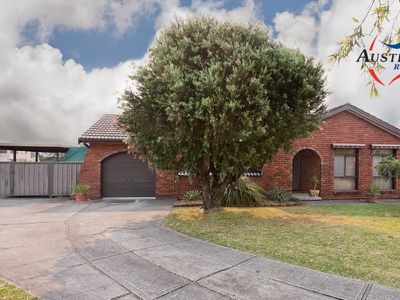 17 Benaud Court, St Clair