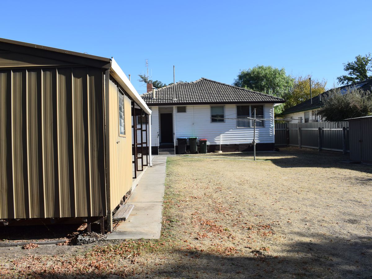 17 MacKenzie Street West, Golden Square