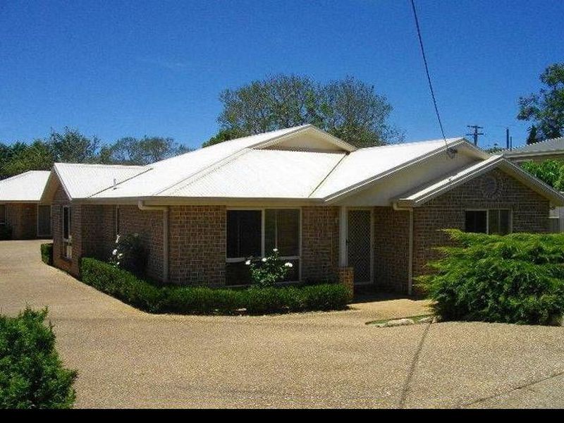 2 / 4 Head Street, Centenary Heights