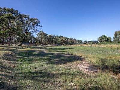 1277 Three Chain Road, Newham