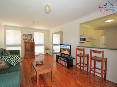 4 Coowarra Drive, St Clair