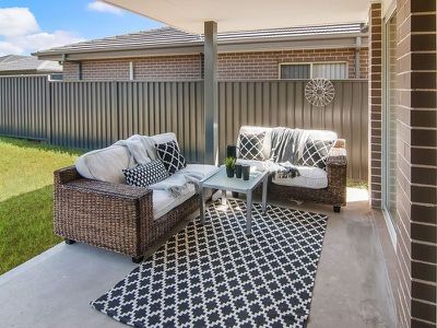 8 Cordyline Loop, Jordan Springs