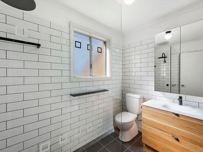 10 KITCHENER CRESCENT, Seymour