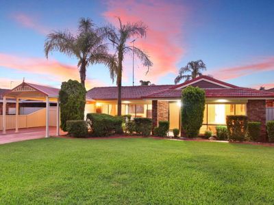 33 Dryberry Avenue, St Clair