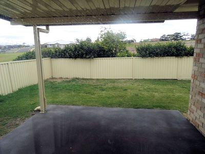 2 / 2 Yearling Close, Glenvale