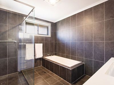 3 Tuna Place, St Clair