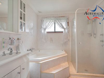 17 Fleece Close, St Clair