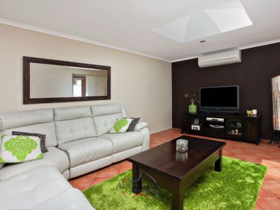 4 Newark Place, St Clair