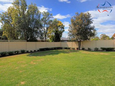 4 Coowarra Drive, St Clair