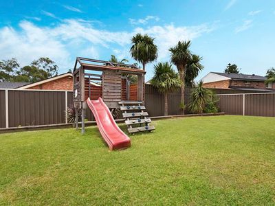 12 Lindwall Court, St Clair