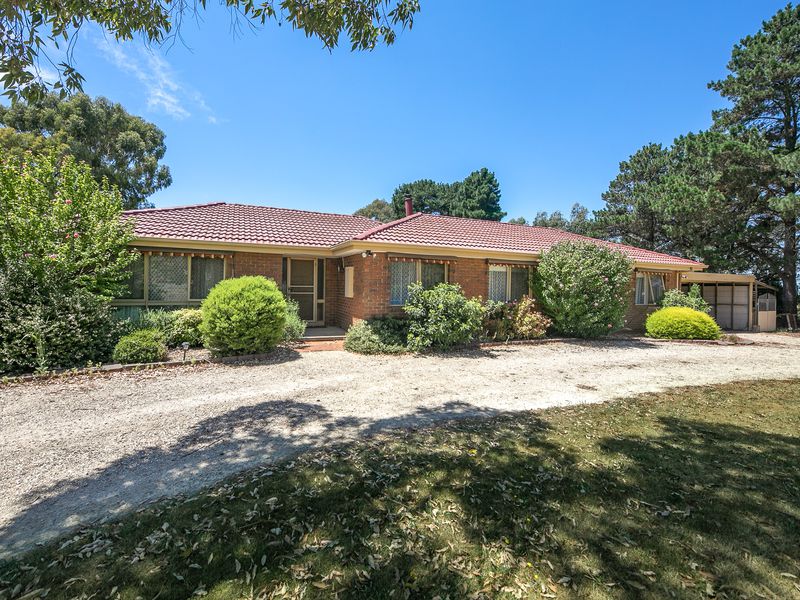 8 Main Street, Romsey