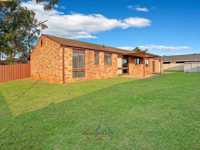 5 Feather Street, St Clair