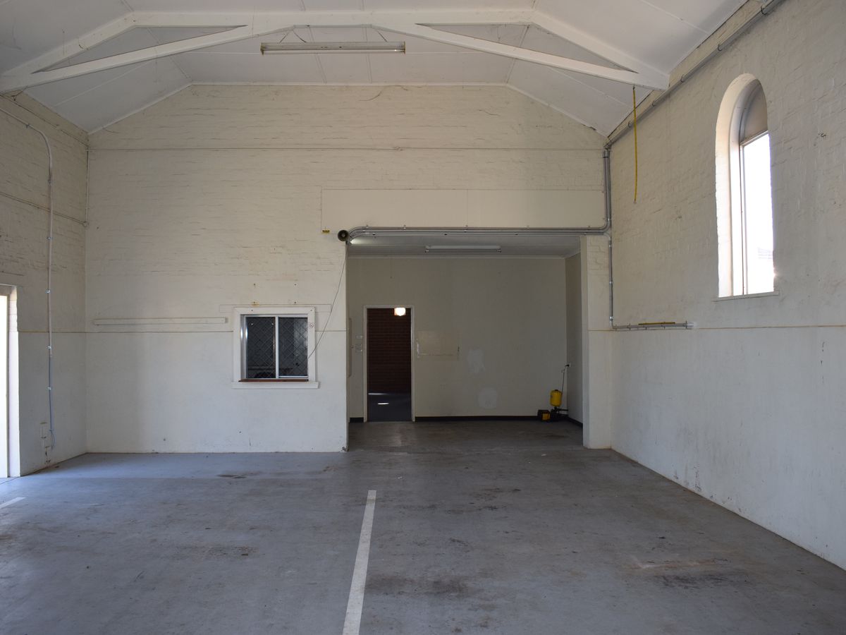 83 Grant Street South, Inglewood