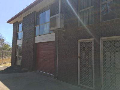 2 / 241 Long Street, South Toowoomba