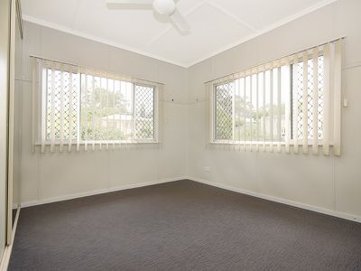 13 Norah Street, Centenary Heights