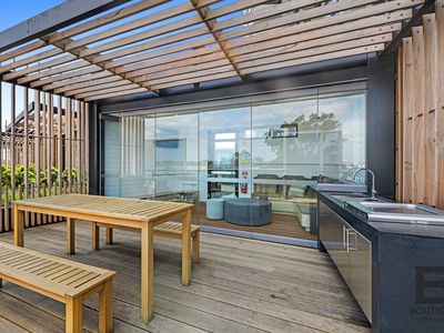 1712 / 1 Ascot Vale Road, Flemington