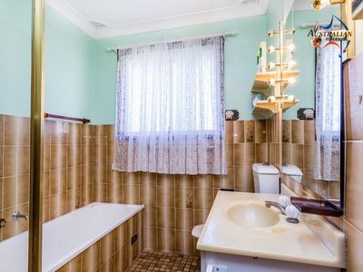 5 Bartok Grove, St Clair