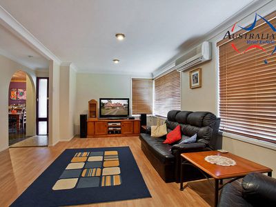 9 Barossa Close, St Clair