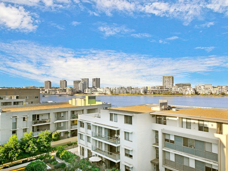 704 / 7 Stromboli Strait, Wentworth Point