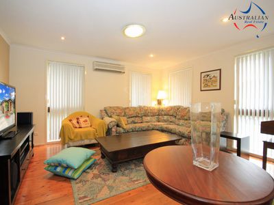 11 Rochford Street, St Clair