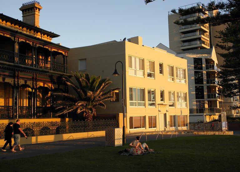 8 / 17 South Esplanade, Glenelg 8 / 17 South Esplanade, Glenelg