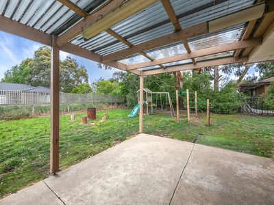 1 / 23  Reynolds Grove, Romsey