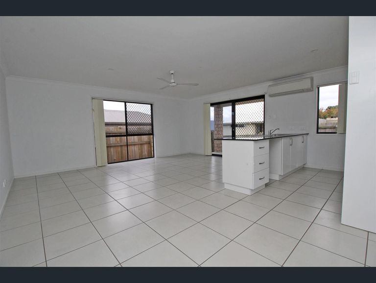 2 / 8 Weston Court, Bellbird Park 2 / 8 Weston Court, Bellbird Park