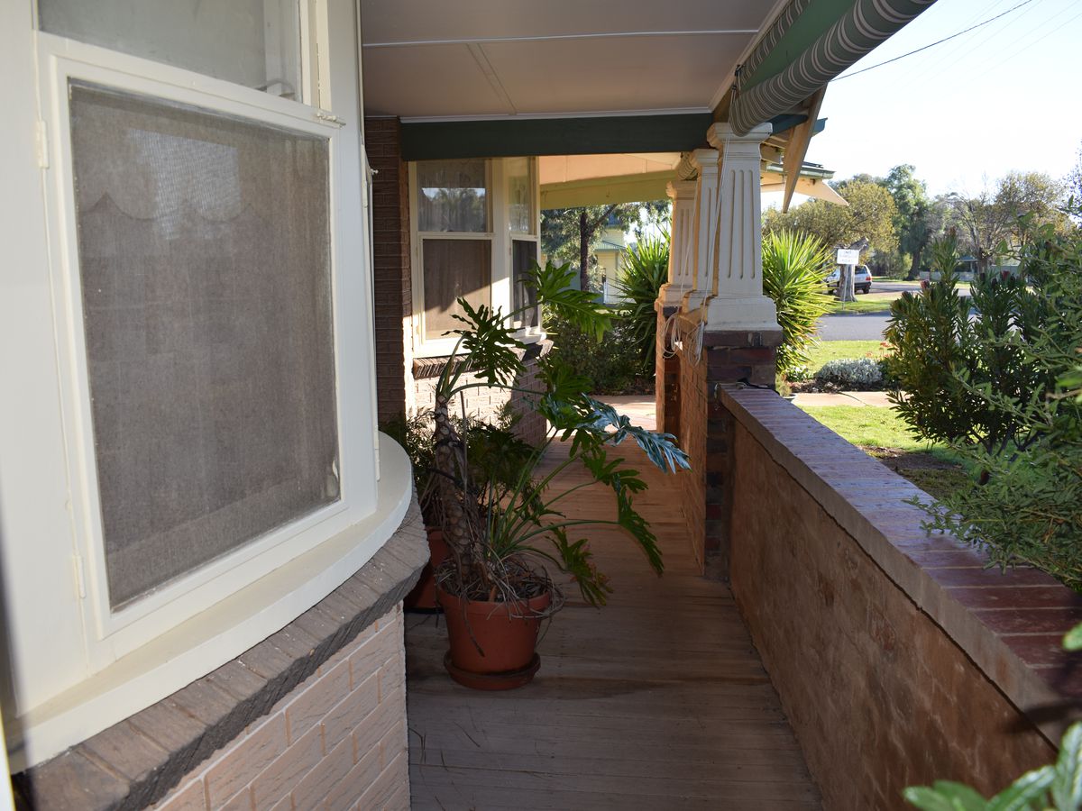 70 Grant Street North, Inglewood