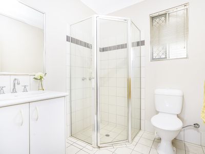 42 Gosse Circuit, Gunn