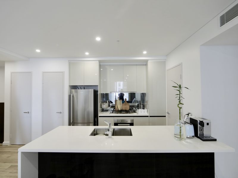 1018 / 8 Galloway Street, Mascot