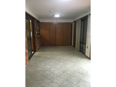 70 Shadlow Crescent, St Clair