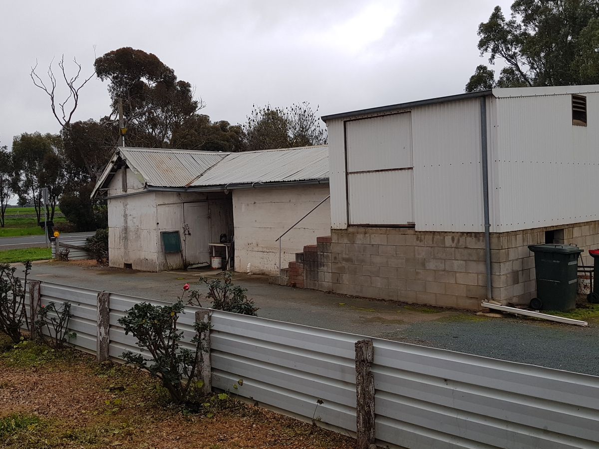 168-170  Railway Road, Elmore