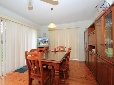 11 Rochford Street, St Clair