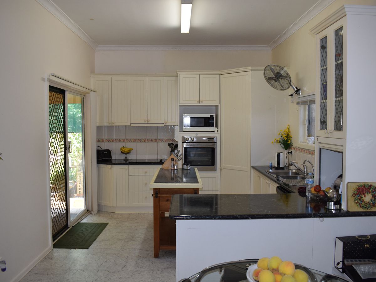 80 Sullivan Street, Inglewood