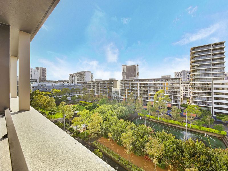 702 / 3 George Julius Avenue, Zetland