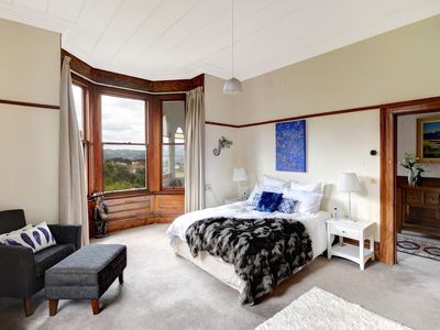 10 Littlebourne Road, Roslyn