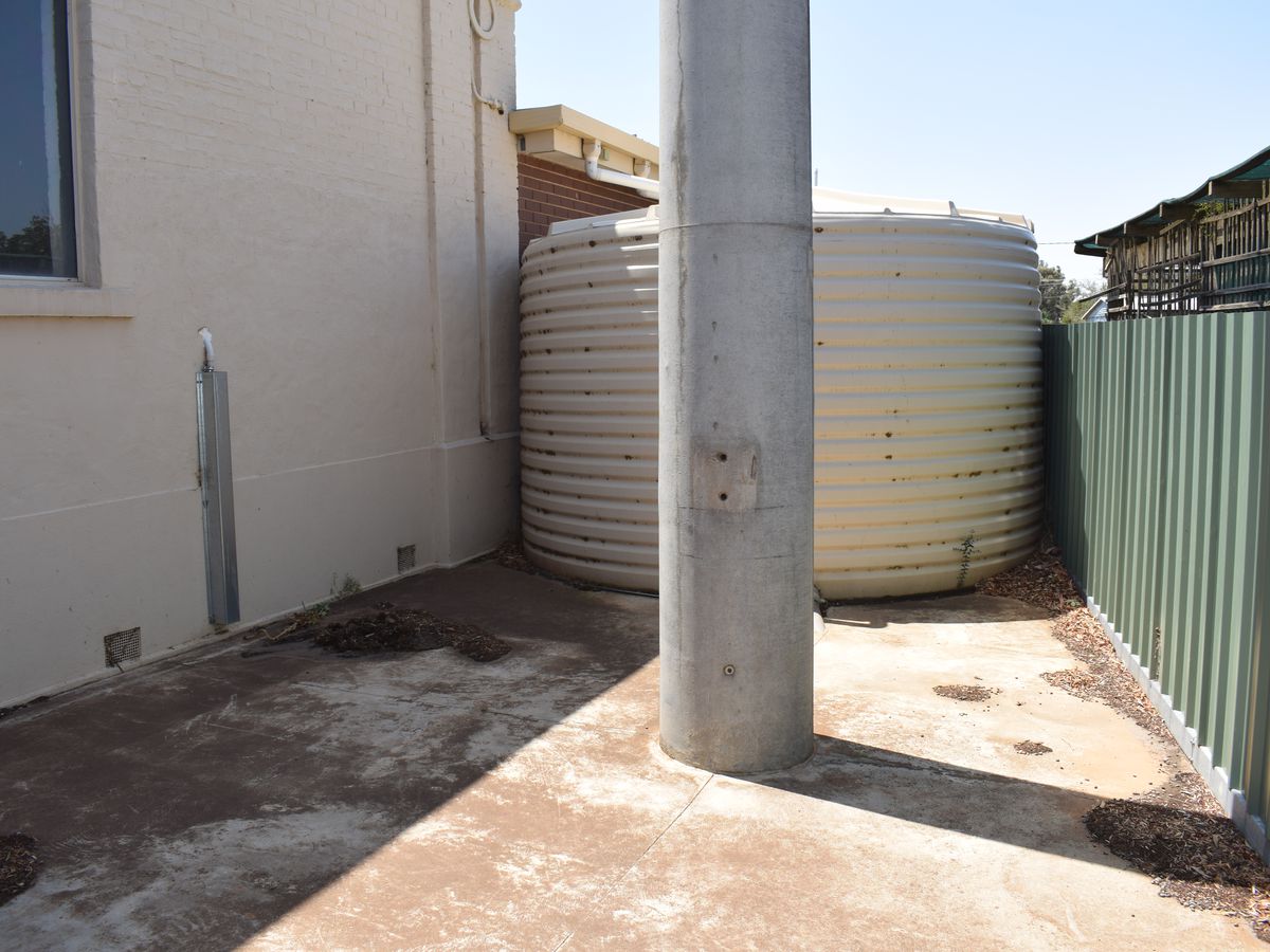 83 Grant Street South, Inglewood