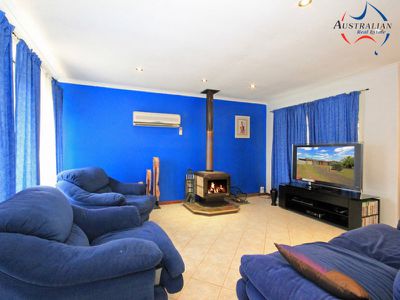 11 Macina Place, St Clair