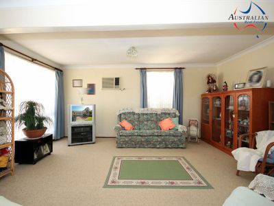 15 Kalambo Place, St Clair