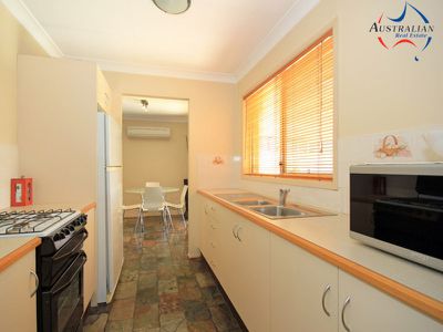 25 Martin Grove, Colyton