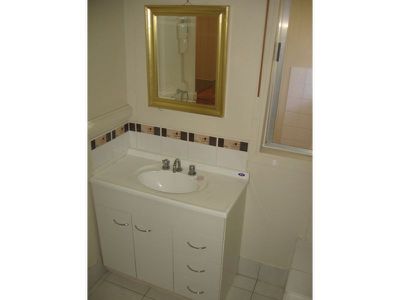 9 Swallow Court, Newtown