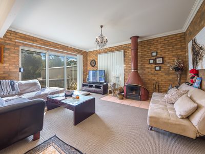 13 Muir Court, Romsey